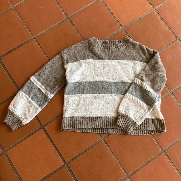 🛍️Striped sweater🛍️ - Picture 1 of 3